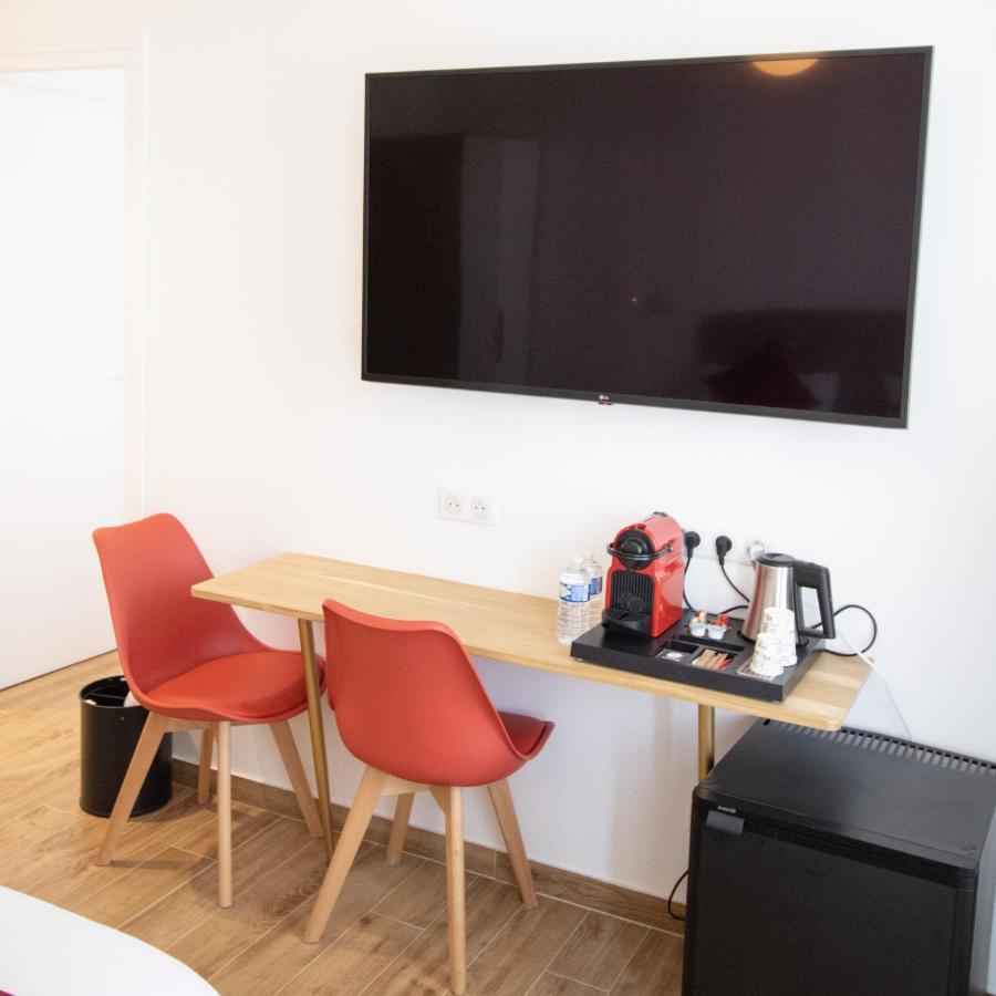 Les Rebelles Hotell Paris Exteriör bild